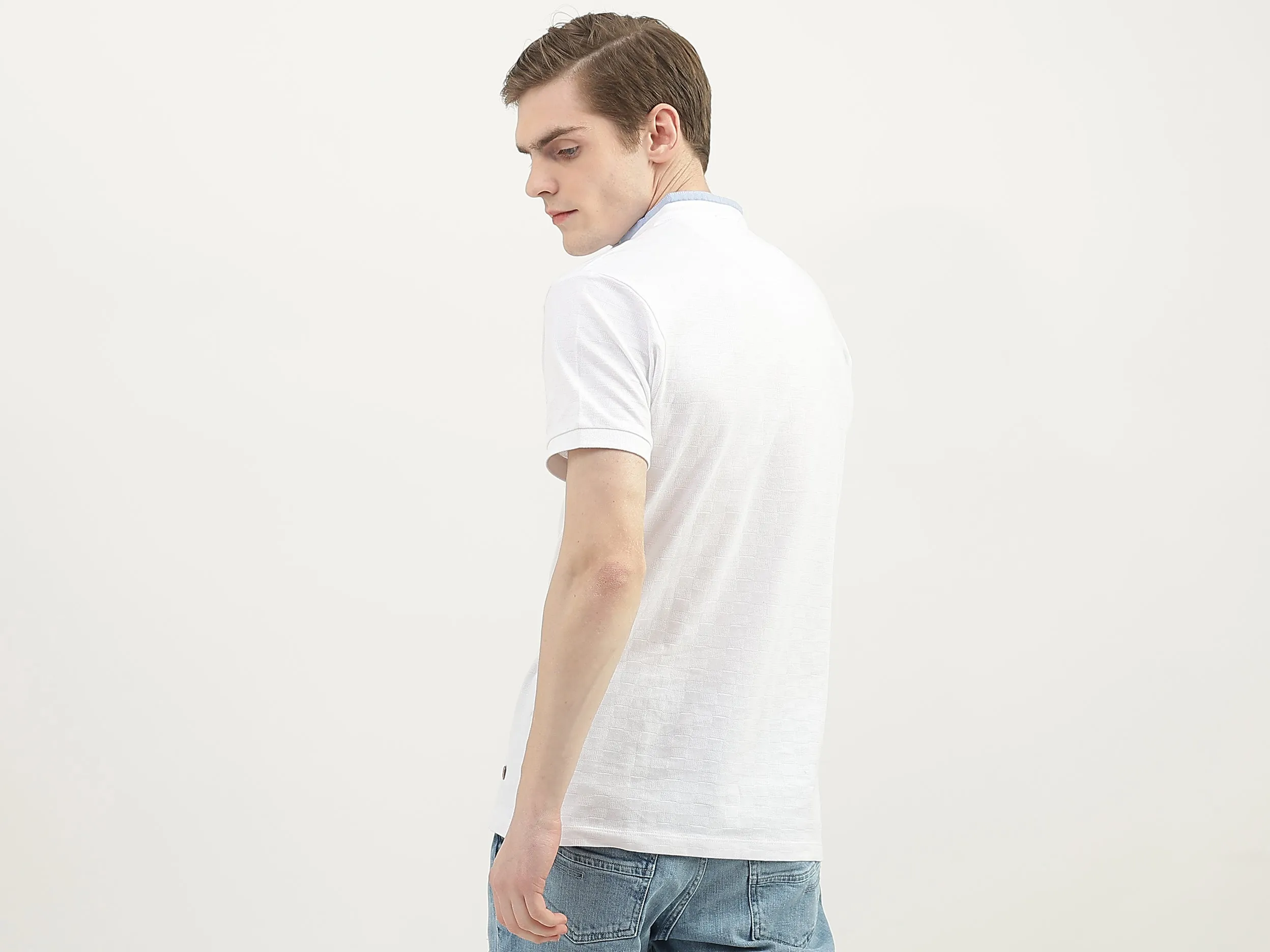 Men Textured Mandarin Collar T-Shirt