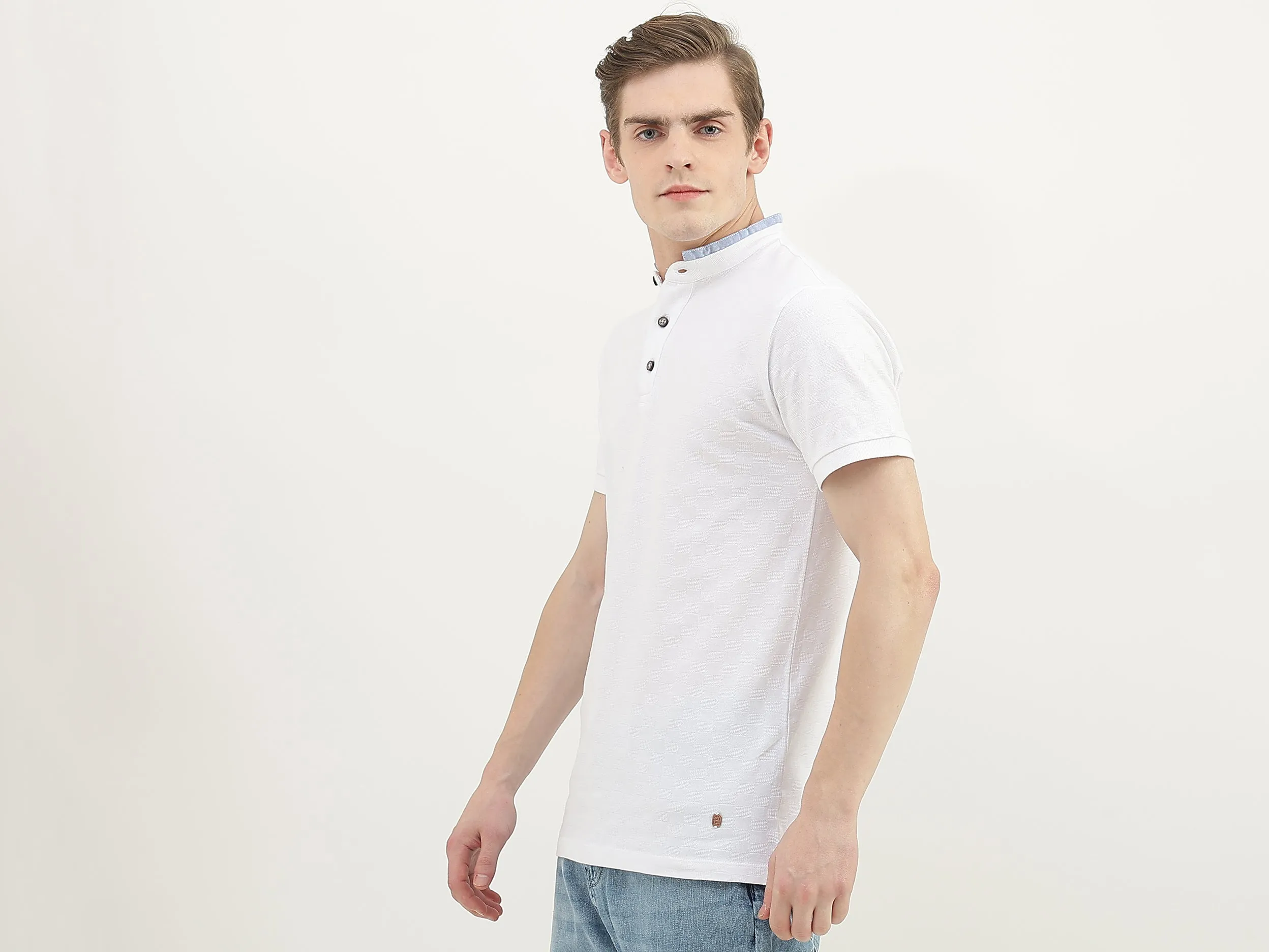 Men Textured Mandarin Collar T-Shirt