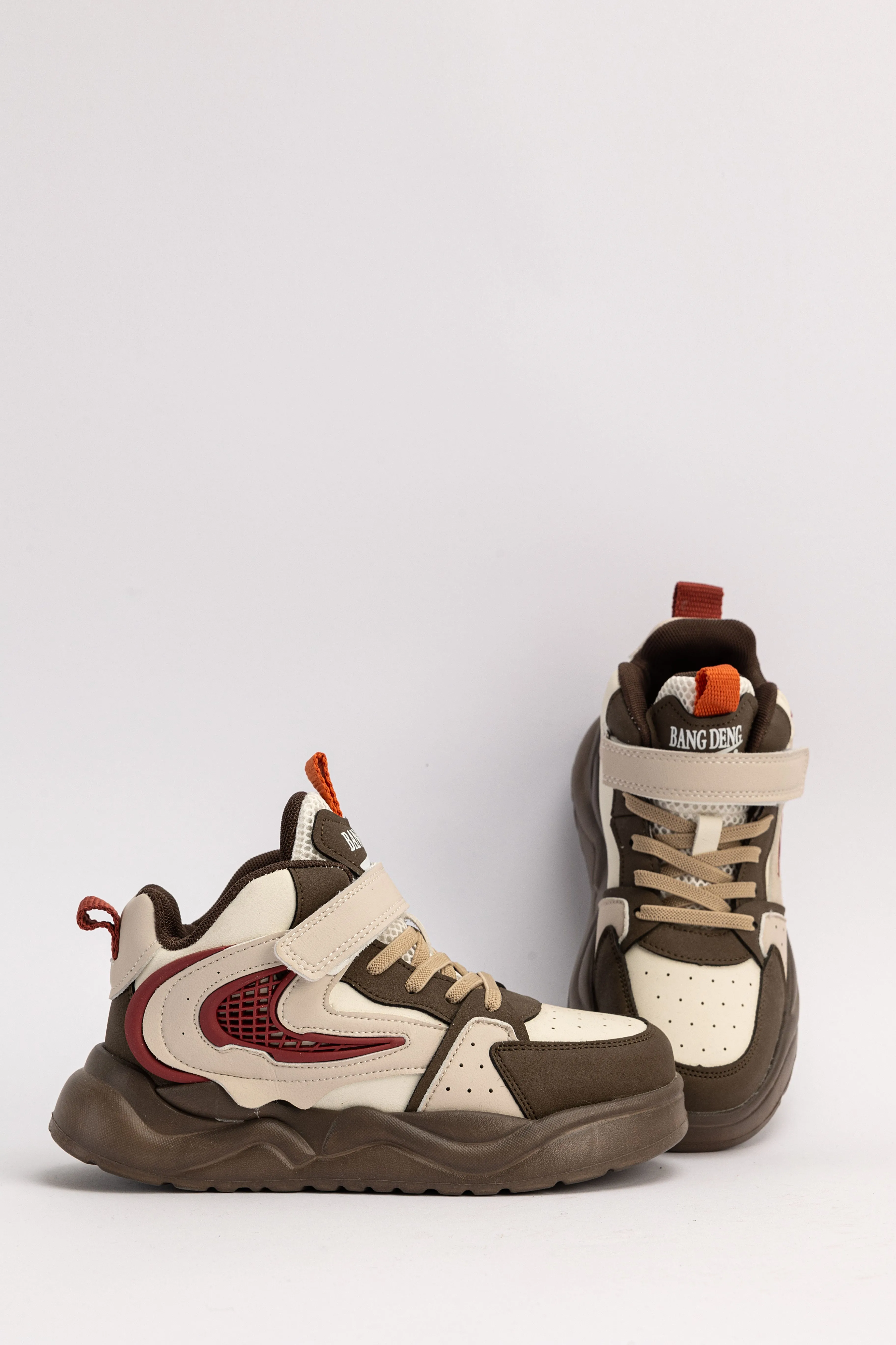 MOUNTAIN SHOES