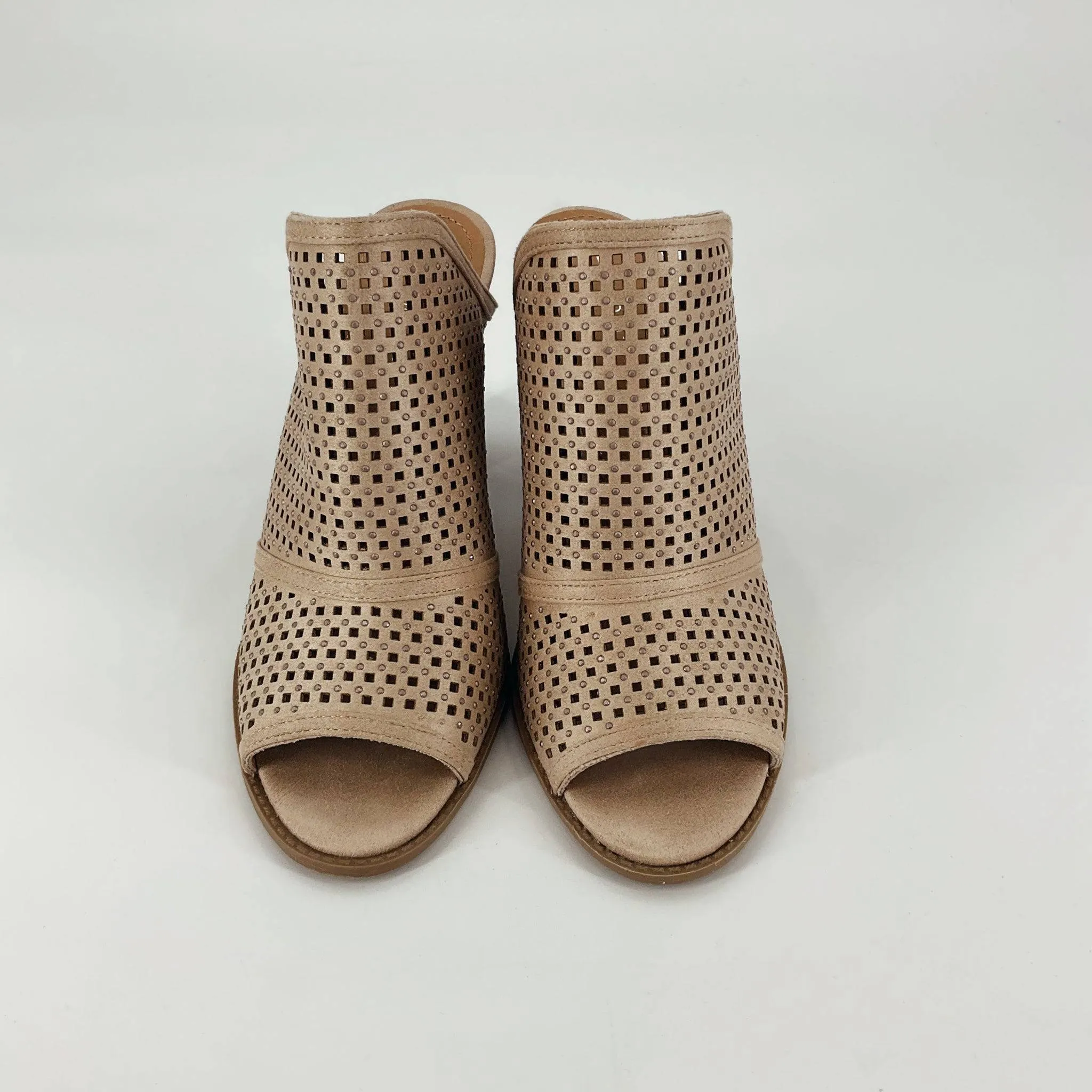 Report Sandals Size 7.5