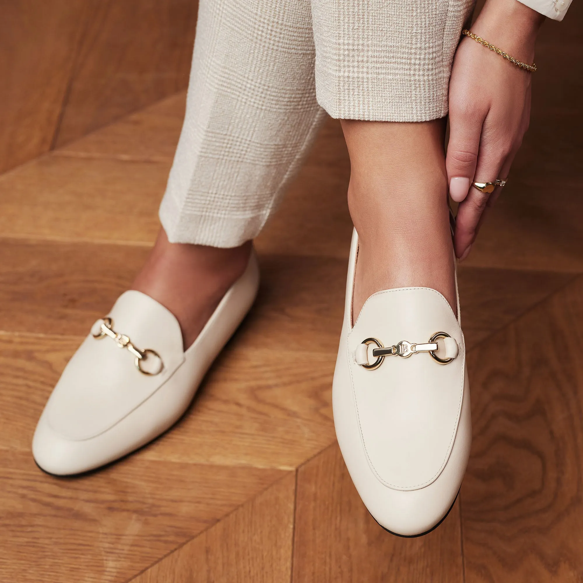 Vendôme Fleur beige calfskin leather loafers